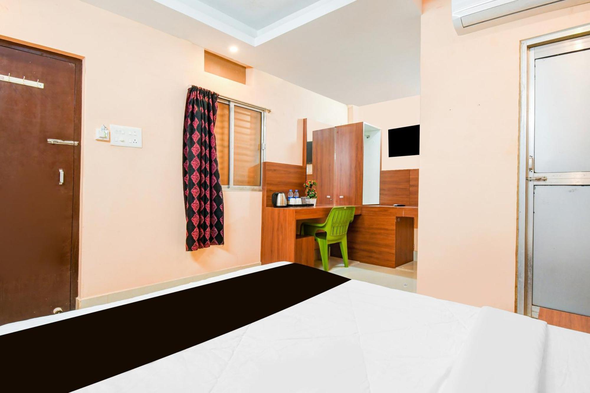 Super Hotel O Dakshin Dwar Formerly Radha Krishna Niwas Puri Zewnętrze zdjęcie